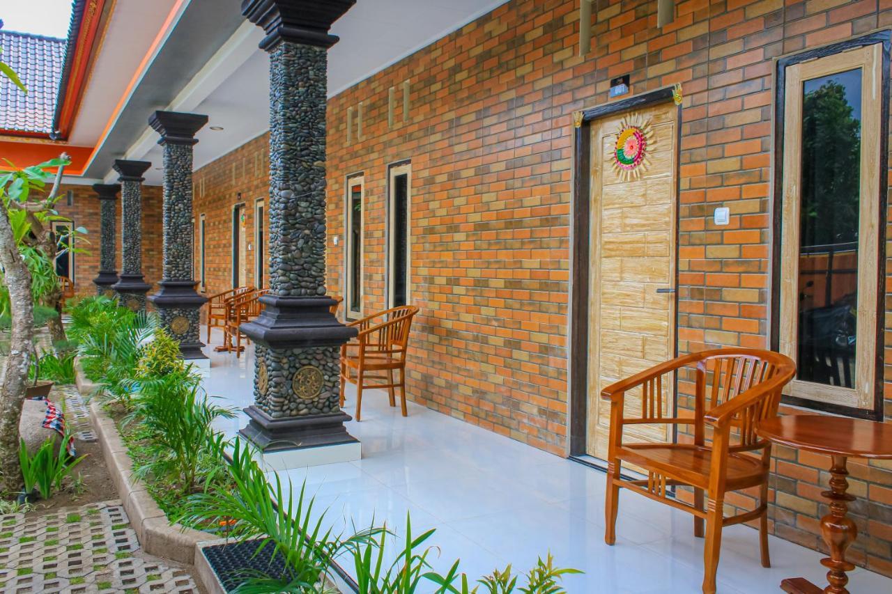 Hotel Niki Jembrana  Exterior photo